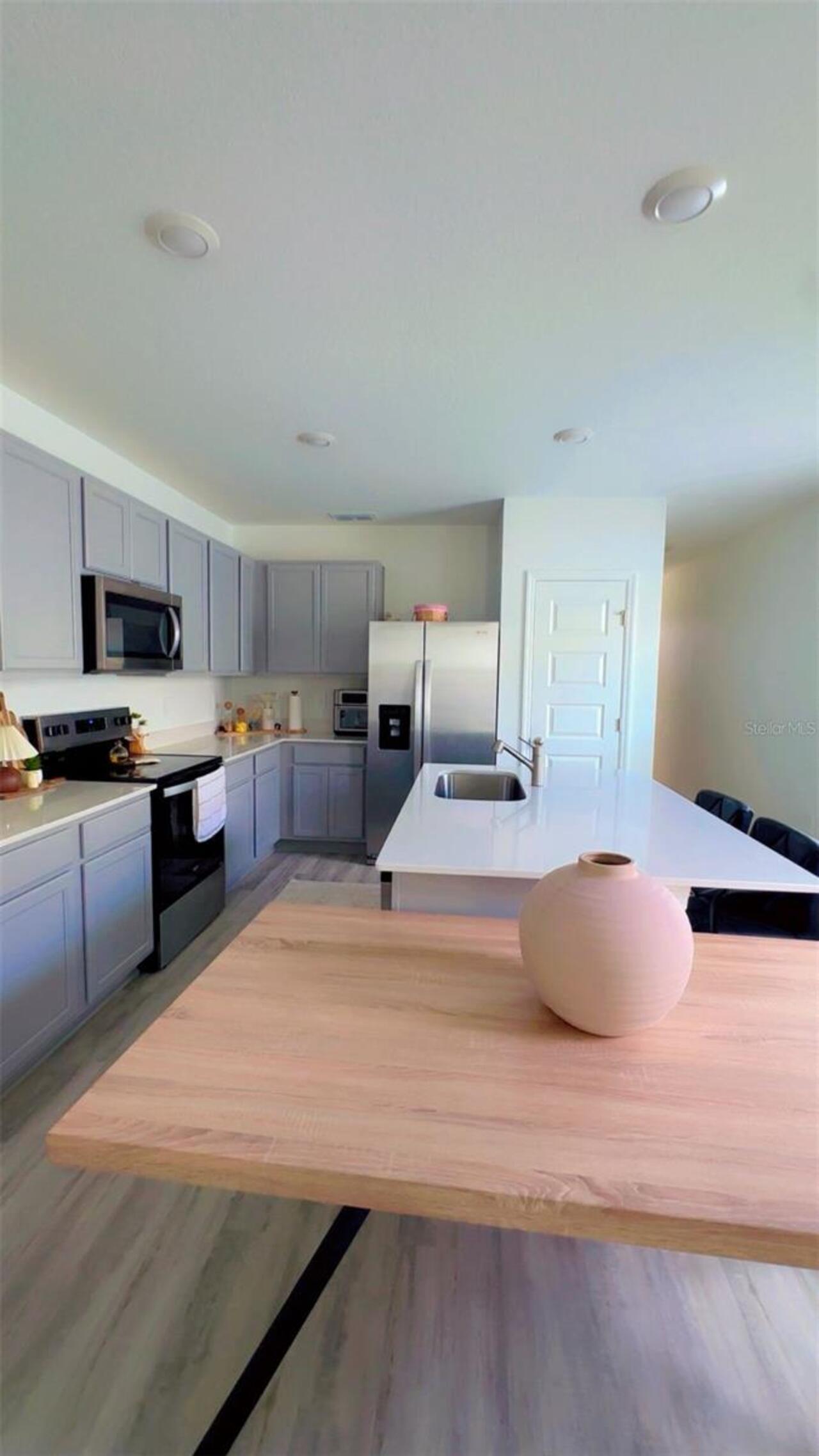 Listing Photo 10