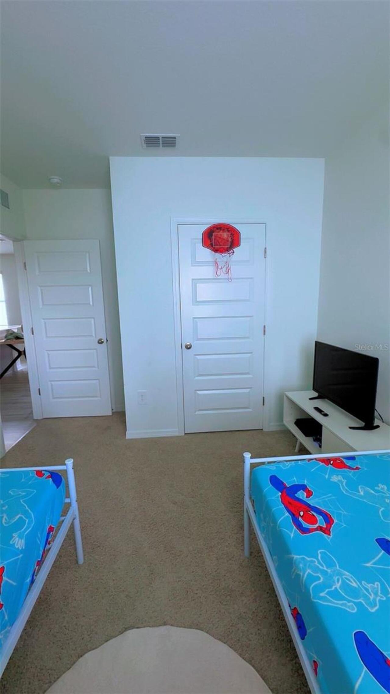 Listing Photo 11