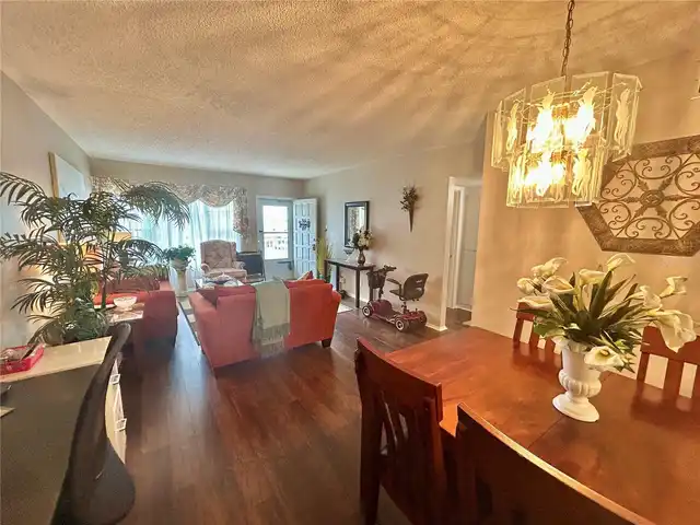 Listing Photo 6