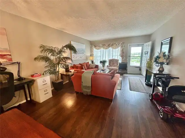 Listing Photo 7