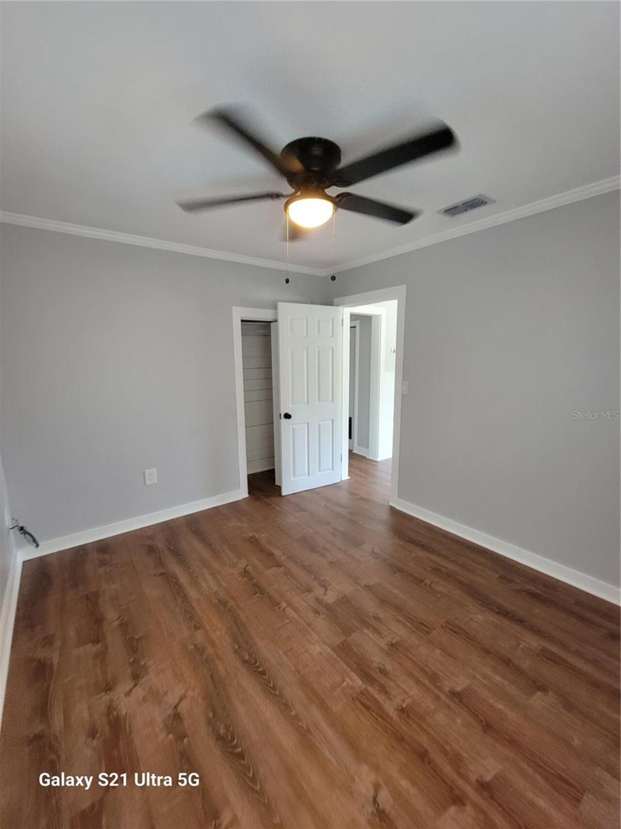Listing Photo 9