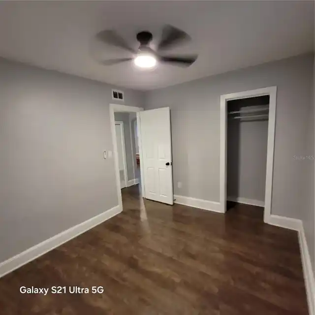 Listing Photo 8