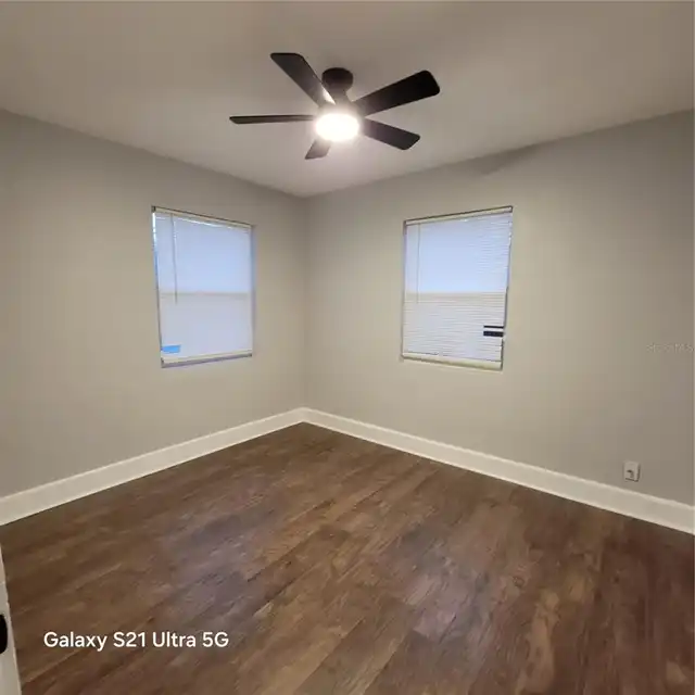 Listing Photo 9