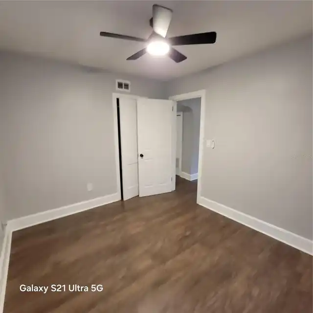 Listing Photo 10