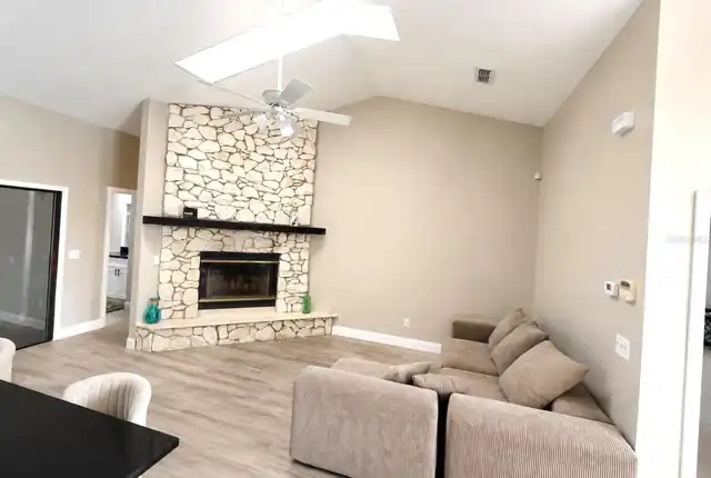 Listing Photo 9