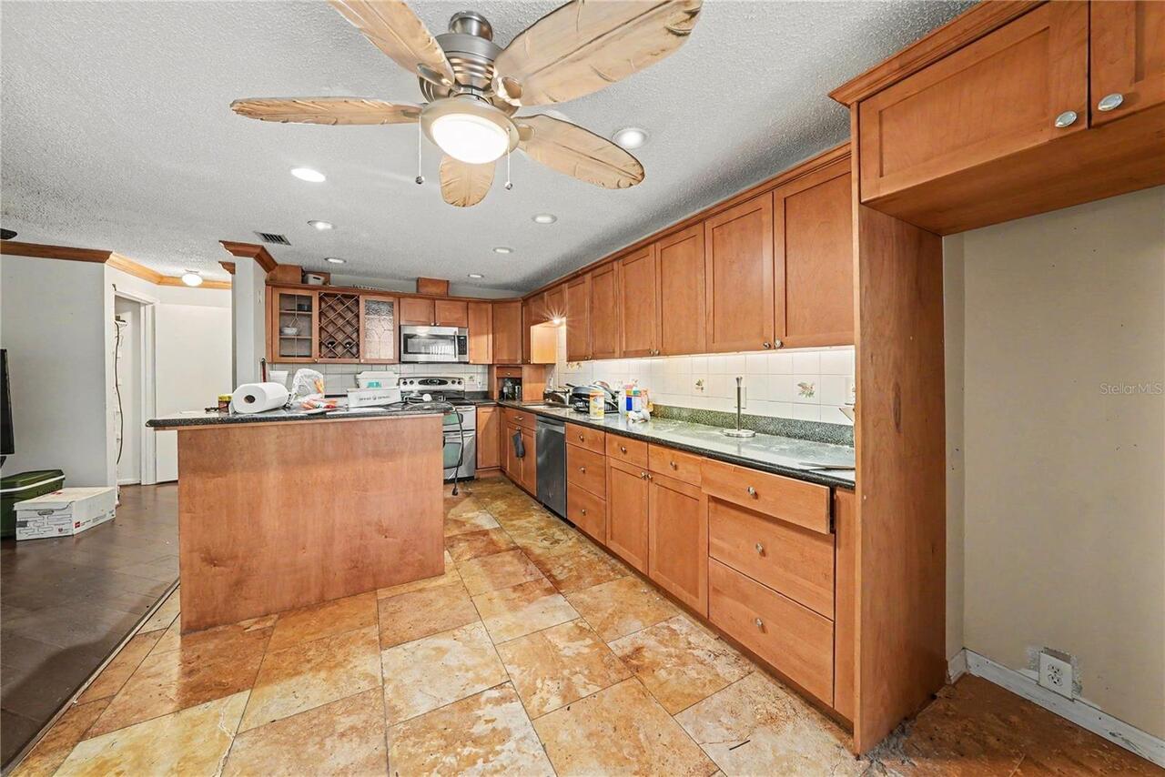 Listing Photo 11