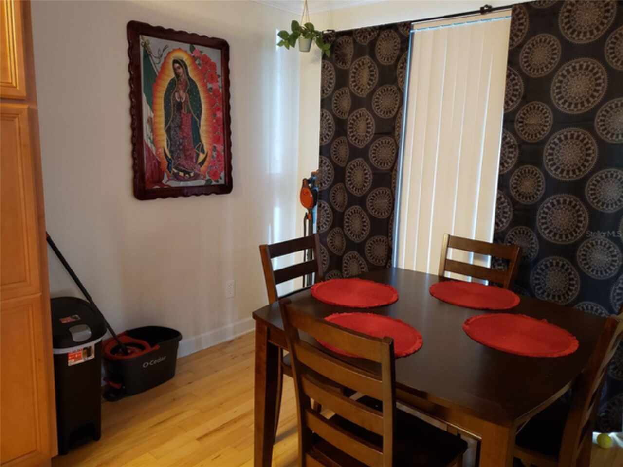 Listing Photo 8