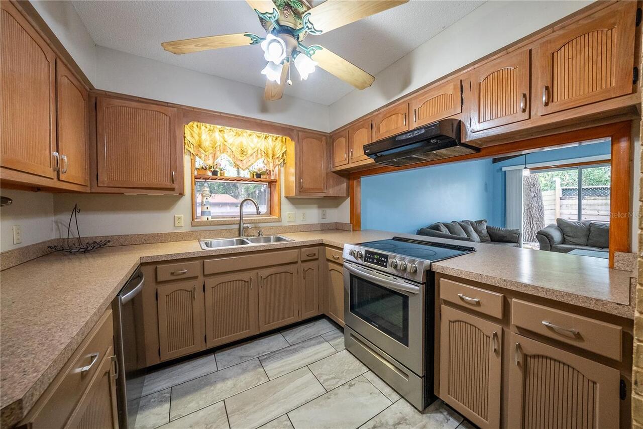Listing Photo 10
