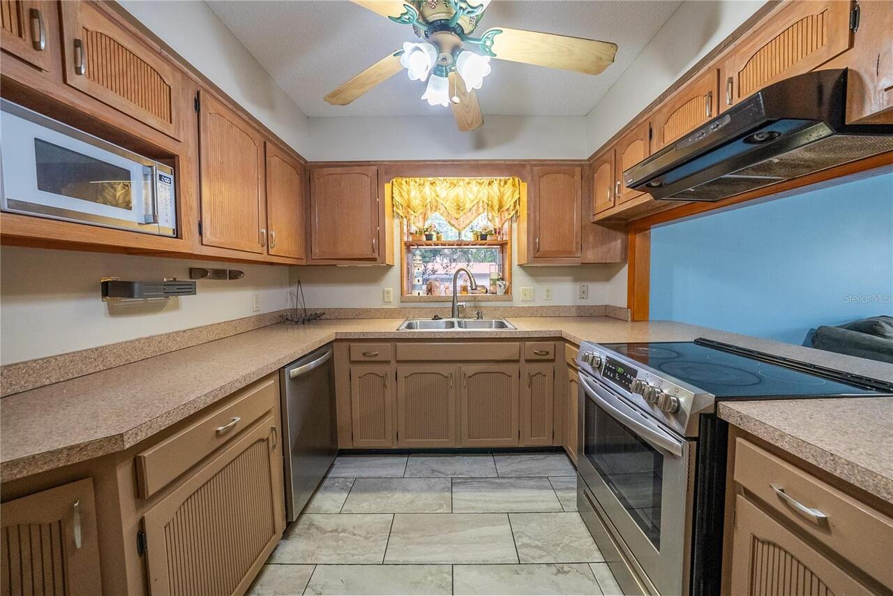 Listing Photo 11