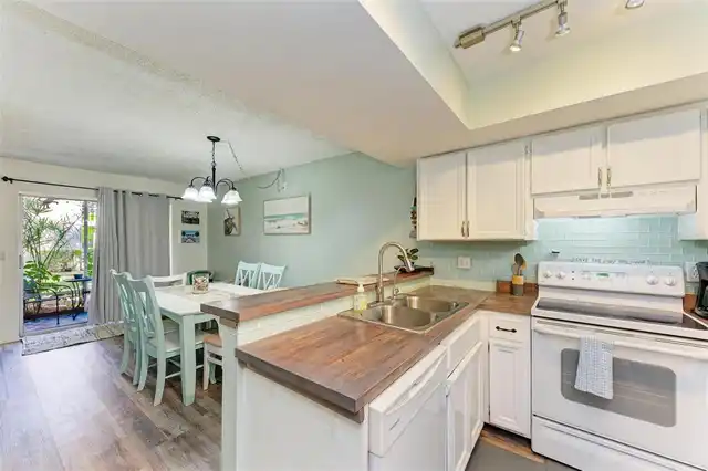 Listing Photo 14