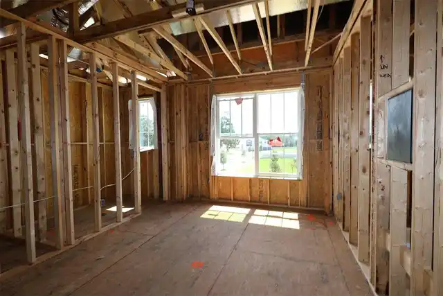 Listing Photo 16