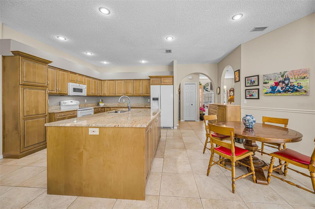 Listing Photo 12
