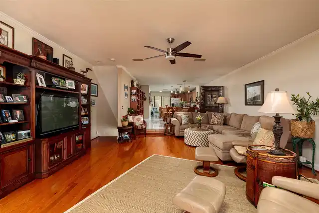 Listing Photo 9