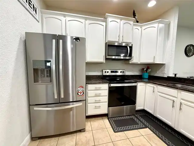 Listing Photo 6