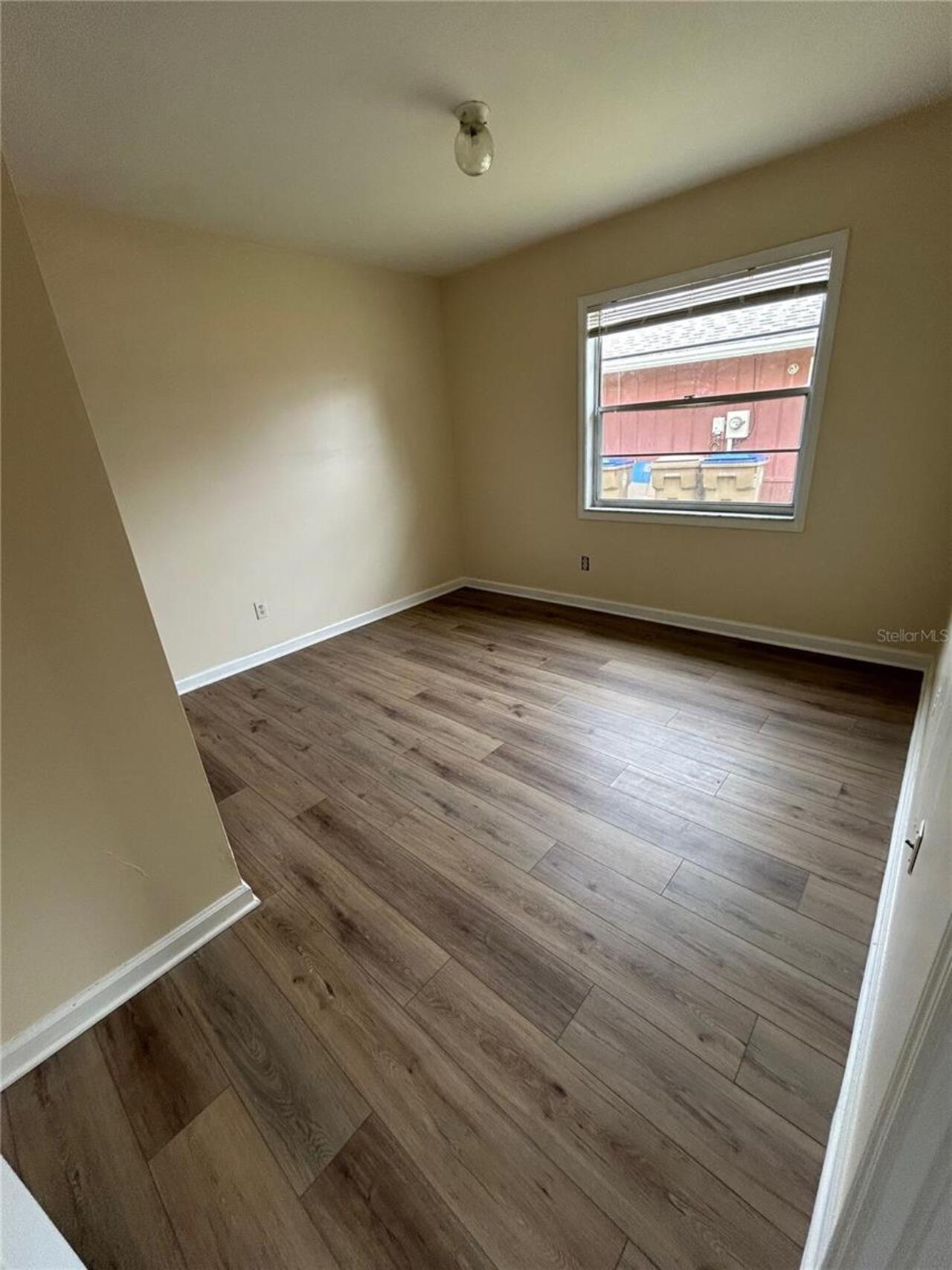Listing Photo 9