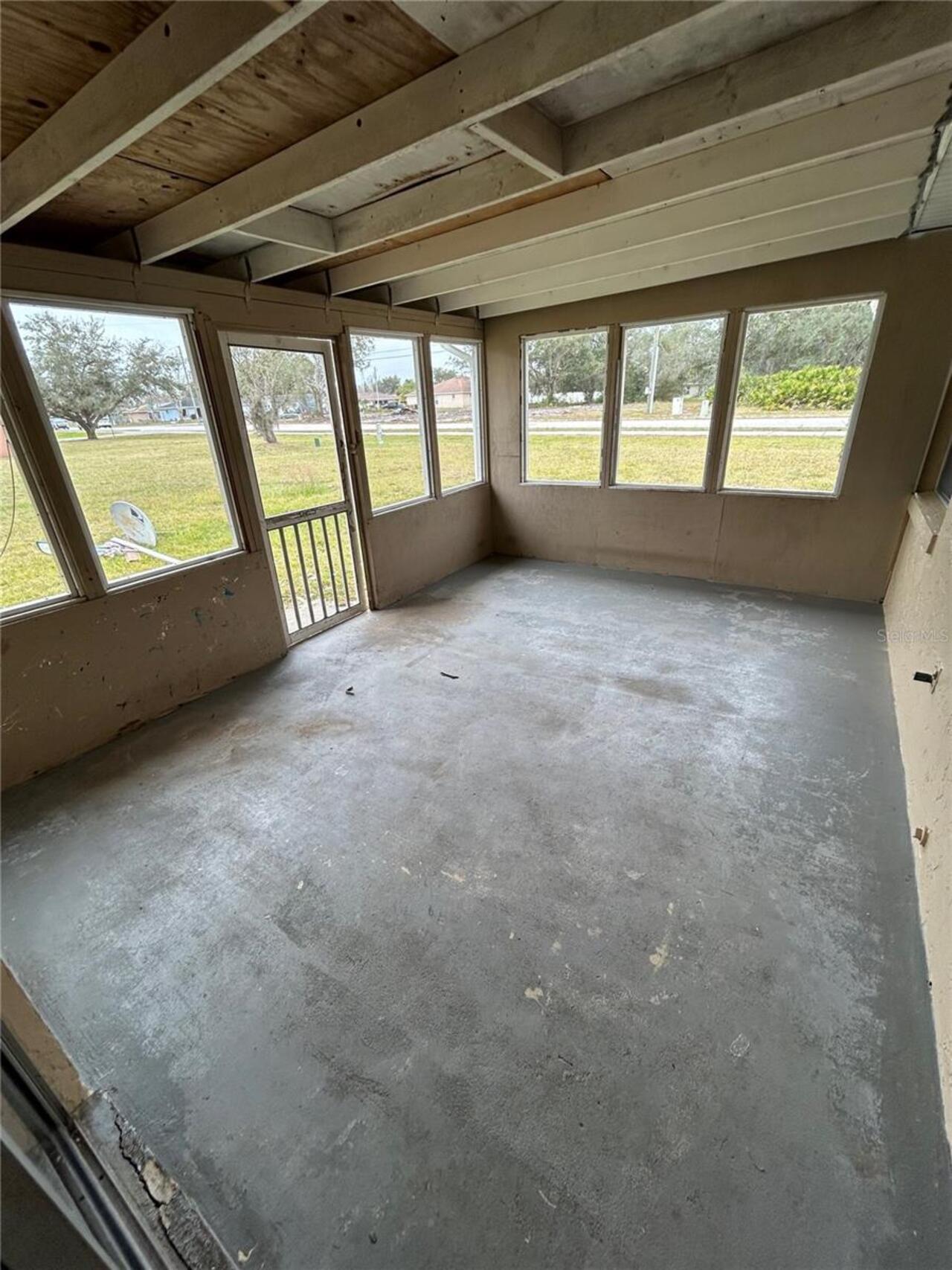 Listing Photo 12