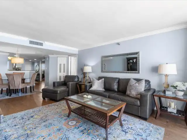 Listing Photo 9