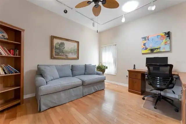 Listing Photo 8