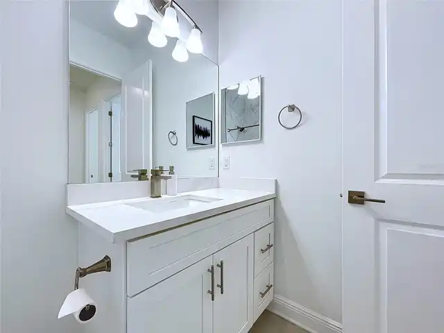 Listing Photo 8