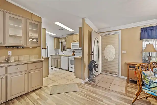 Listing Photo 6