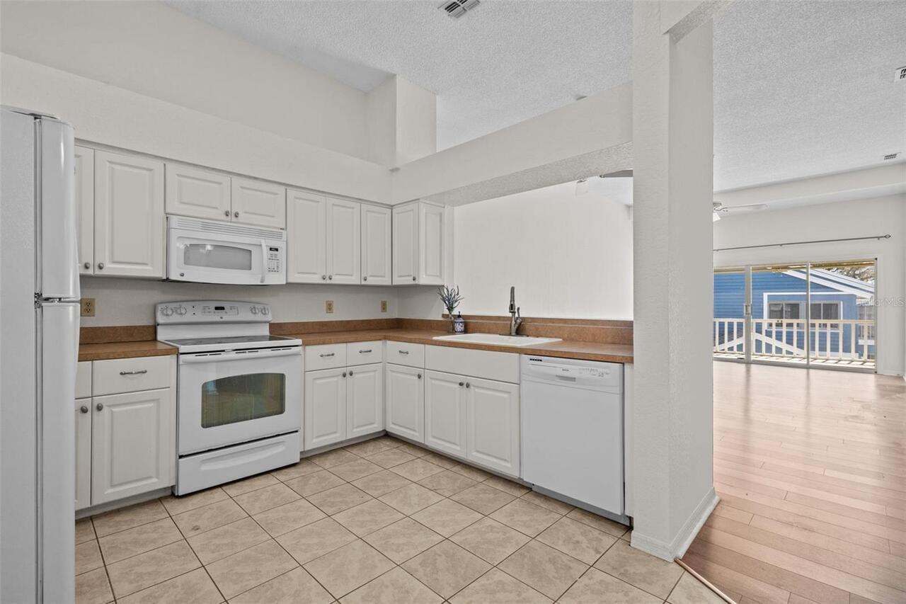 Listing Photo 9