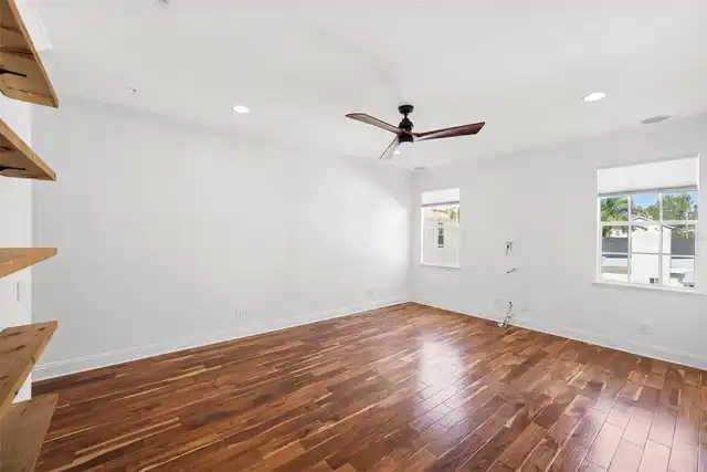 Listing Photo 9