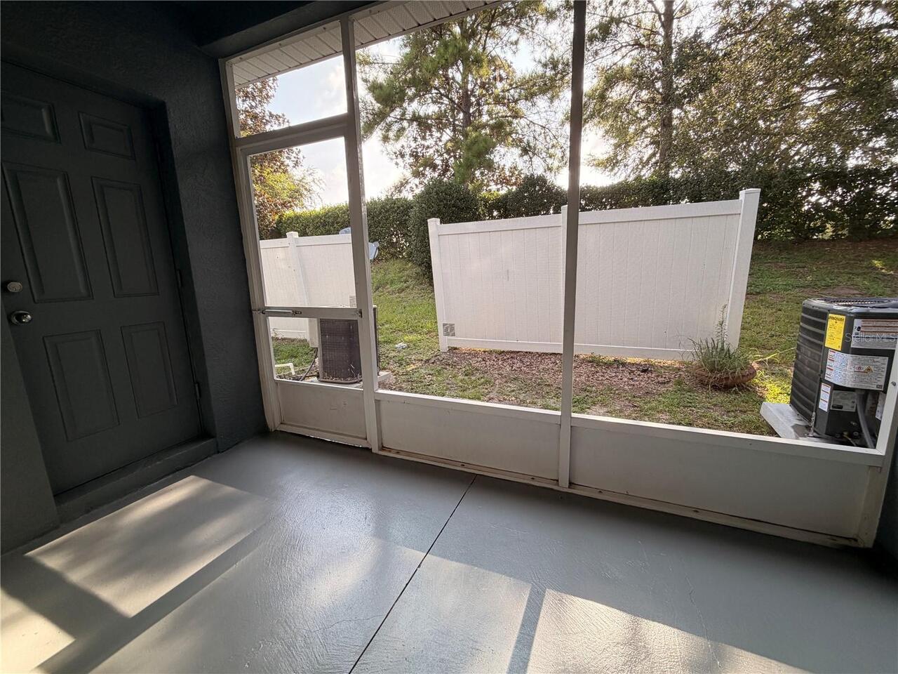 Listing Photo 12
