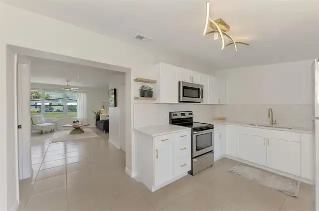 Listing Photo 15