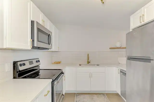 Listing Photo 17