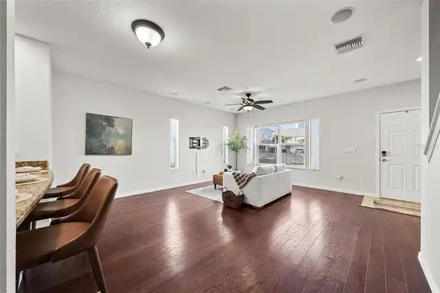 Listing Photo 8