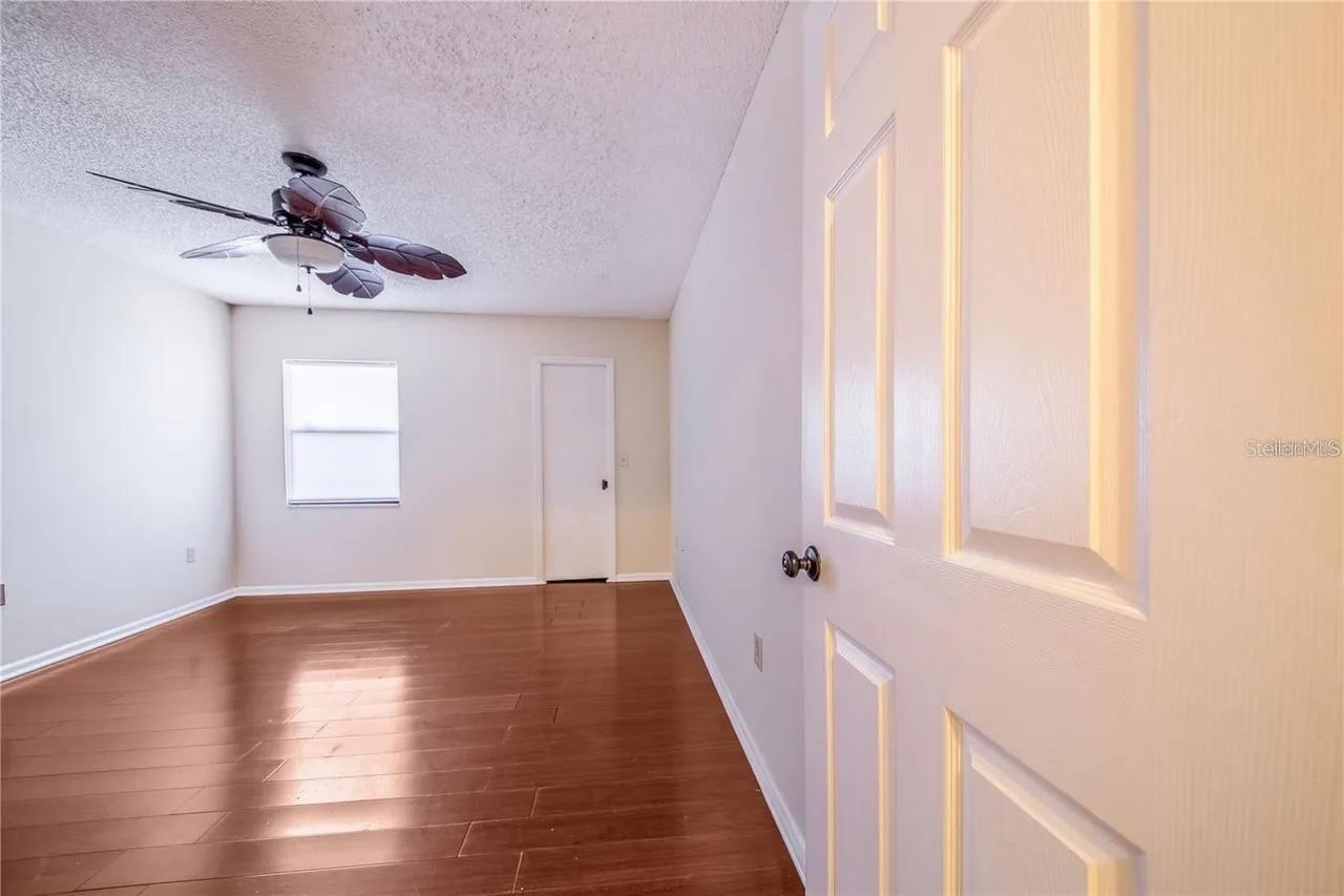 Listing Photo 12
