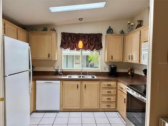 Listing Photo 5