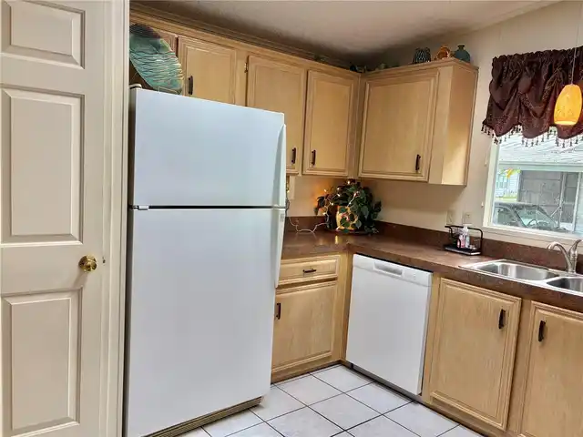 Listing Photo 6