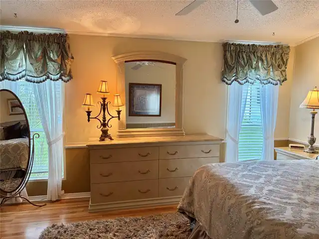 Listing Photo 16