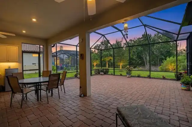 Listing Photo 12