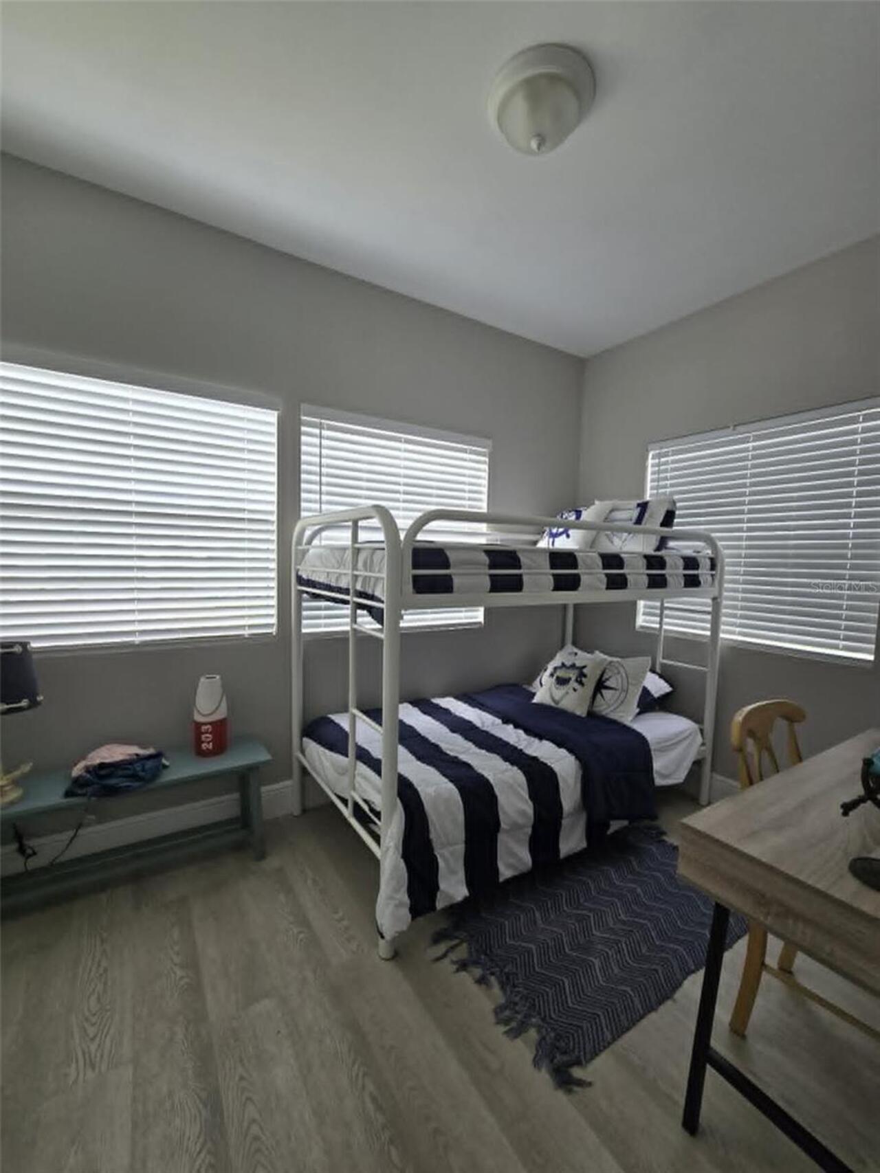 Listing Photo 11