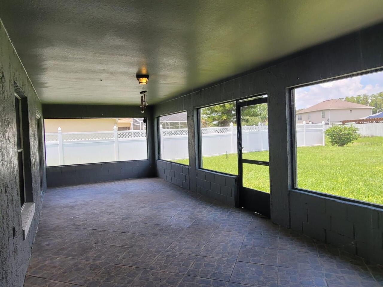Listing Photo 9