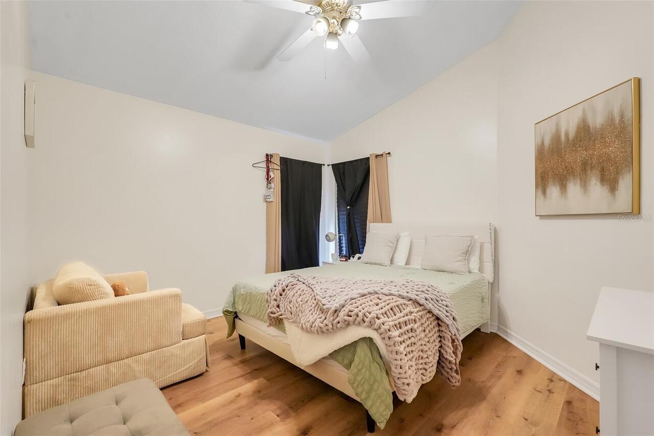 Listing Photo 14