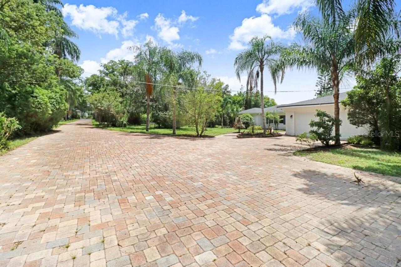 Listing Photo 6