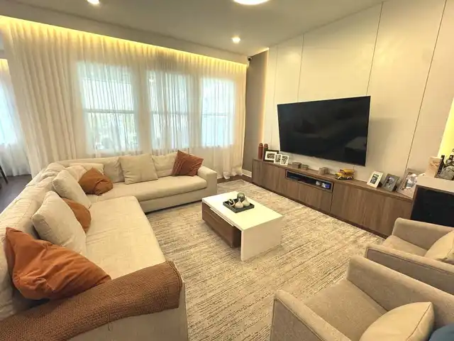 Listing Photo 9