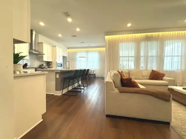 Listing Photo 10