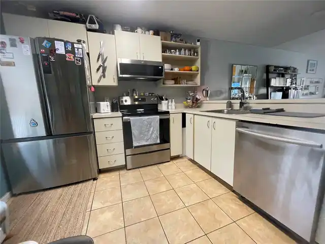 Listing Photo 11