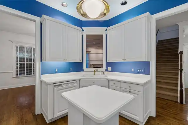 Listing Photo 8
