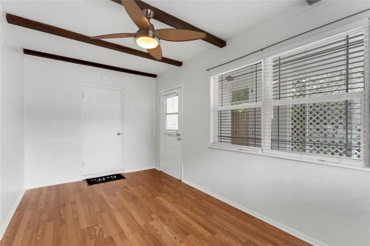 Listing Photo 10