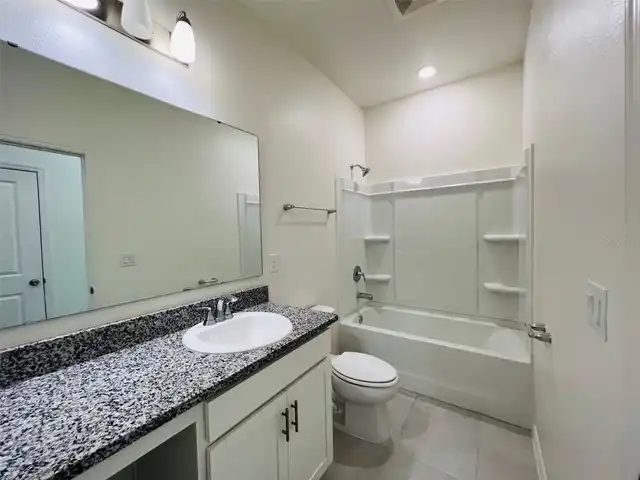 Listing Photo 12