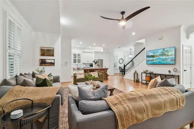 Listing Photo 11