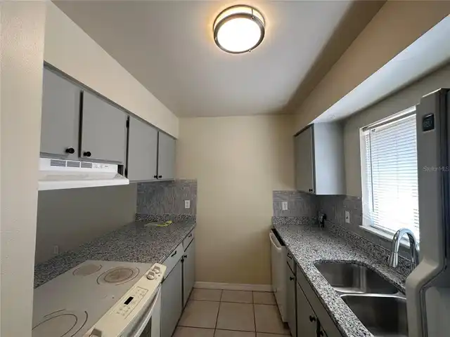 Listing Photo 9
