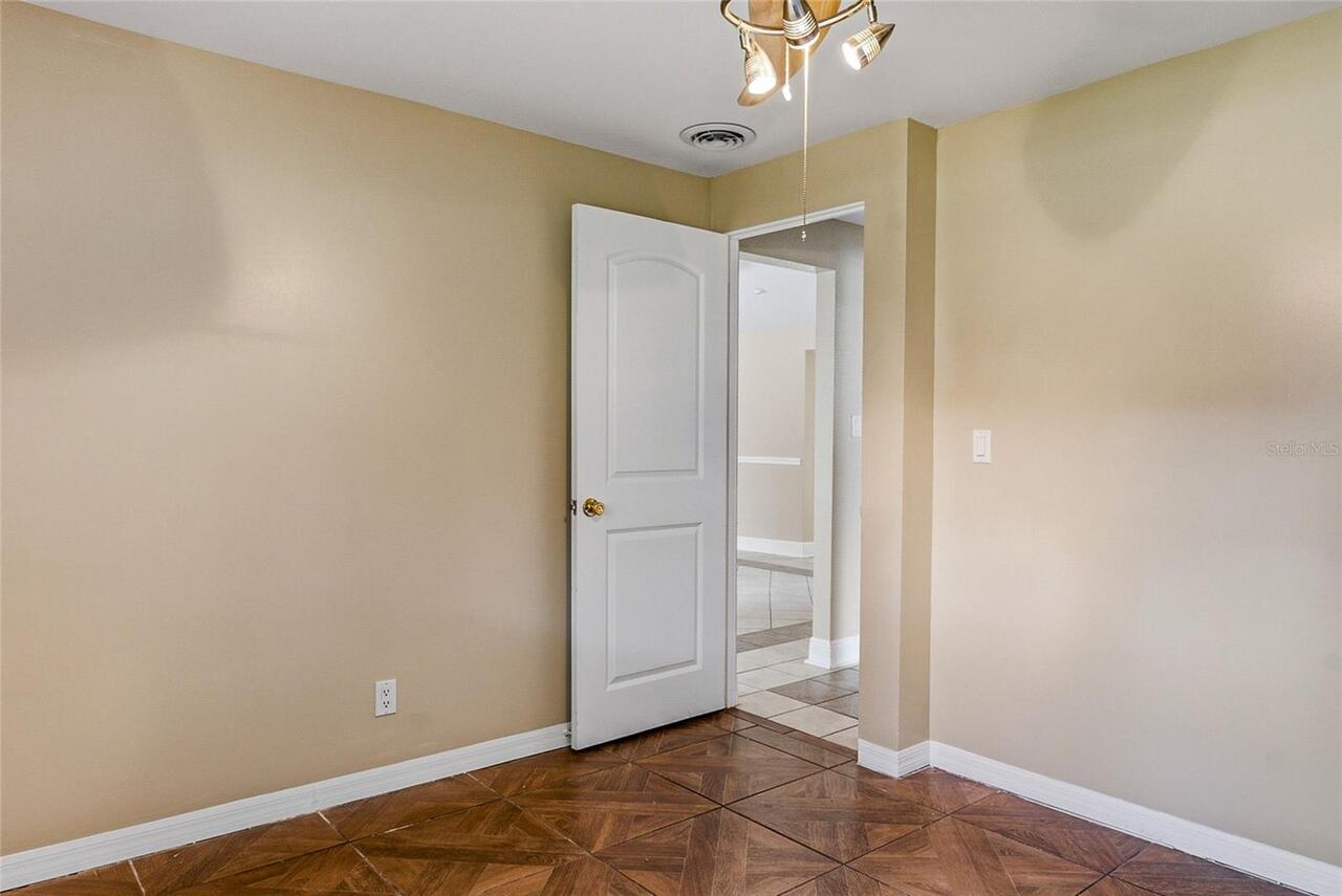 Listing Photo 14