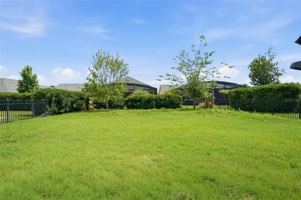 Listing Photo 12