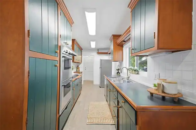 Listing Photo 9